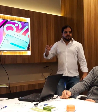 TREINAMENTO SOBRE ATENDIMENTO AO CLIENTE